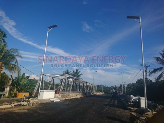 Lampu PJU All in One 80 watt Phillips