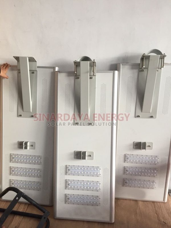 Lampu Jalan All in One Philips