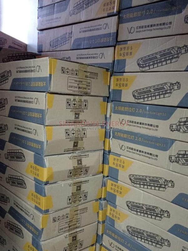 Lampu PJU Tenaga Surya 2in1 40 Watt