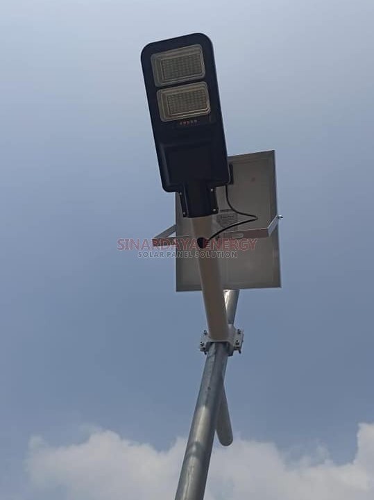 Lampu Jalan Tenaga Surya 2in1 100 Watt