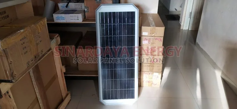 Lampu-PJU-All-in-One-60-Watt-Model-Octagon