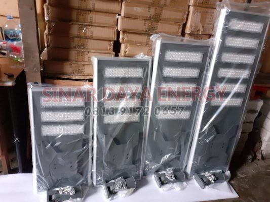 Lampu pju tenaga surya AIO