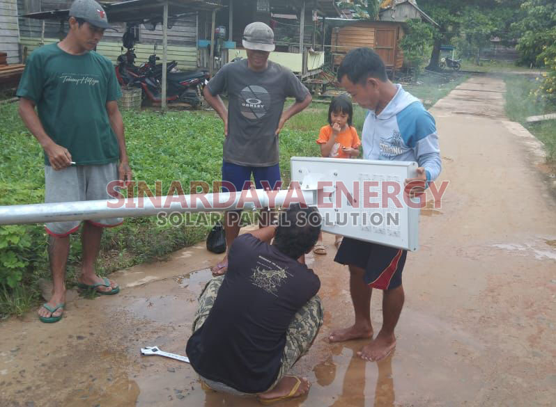 Distrobutor PJU Tenaga Surya
