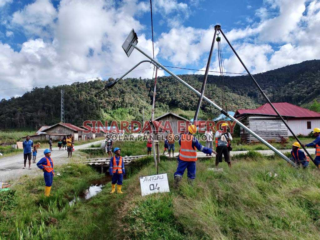 Pemasangan Lampu Tenaga Surya Di Manokwari – Papua Barat