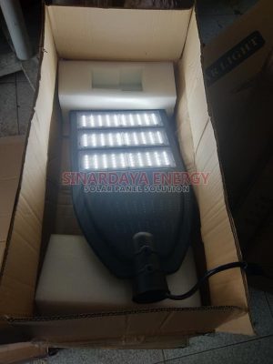 Lampu PJU Tenaga Surya 2 in 1 60 Watt