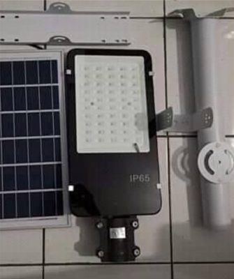 Lampu PJU Tenaga Surya 2 in 1 150 Watt