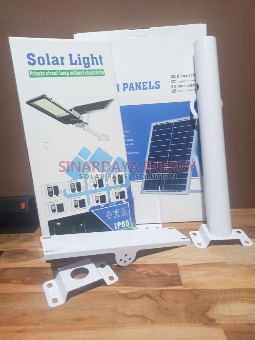 Lampu PJU Solar Cell 2in1 150 Watt 002 Lampu PJU Solar Cell 2in1 150 Watt
