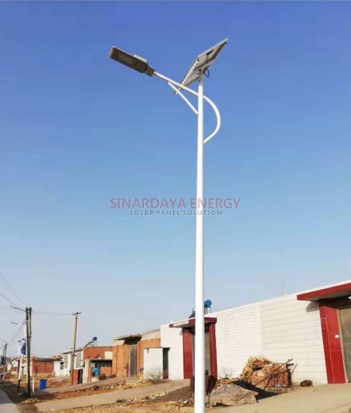 Lampu PJU Tenaga Surya LED 60 Watt Lampu PJU Tenaga Surya LED 60 Watt