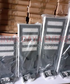 Lampu pju tenaga surya AIO