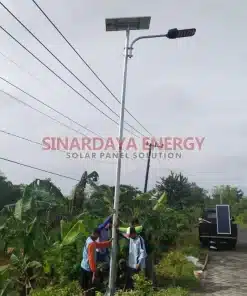 pasang lampu tenaga surya