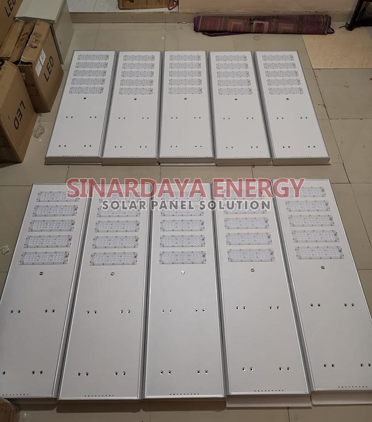 Distributor PJU Solarcell AIO 100 Watt SPF100 Distributor PJU Solarcell AIO 100 Watt SPF100